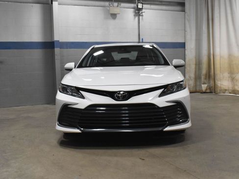 Used 2021 Toyota Camry LE AWD/4WD image 29
