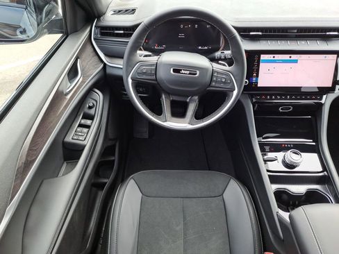 New 2026 Jeep Grand Cherokee L 4WD image 13