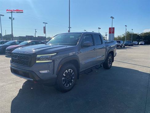 Used 2024 Nissan Frontier Pro-X RWD image 3