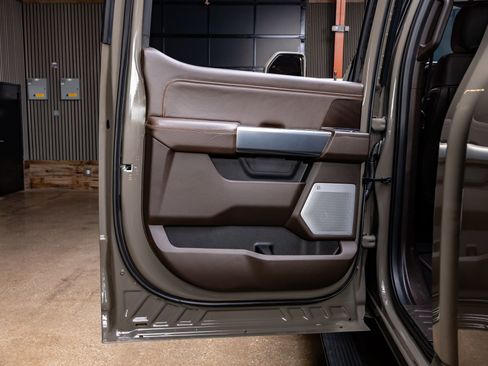 Used 2026 Ford F250 King Ranch w/ Chrome Package image 39