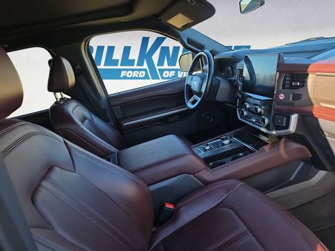 Used 2024 Ford Expedition Limited image 15