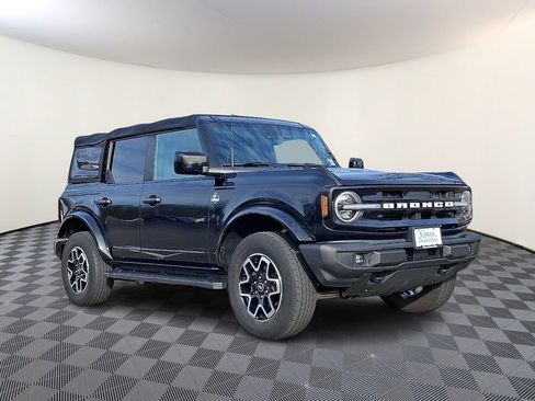 Used 2023 Ford Bronco Outer Banks image 1