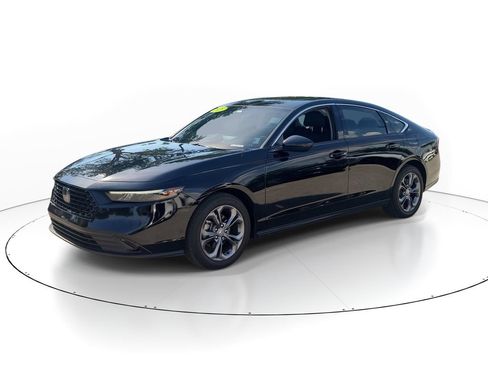 Used 2023 Honda Accord EX image 8