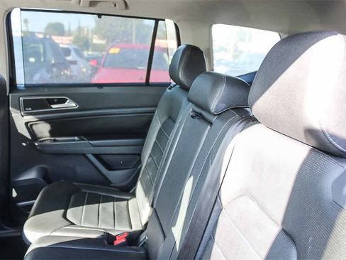 Used 2018 Volkswagen Atlas SEL Premium image 23