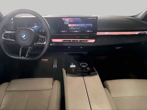Certified 2026 BMW i5 eDrive40 w/ M Sport Package AWD/4WD image 13