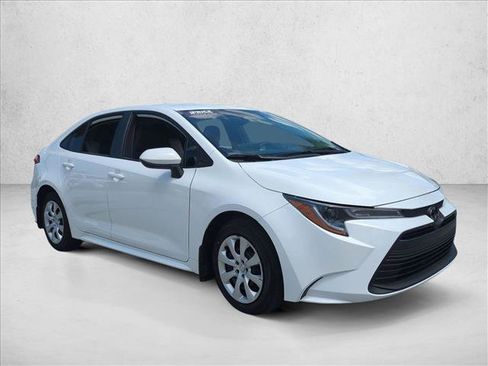 Certified 2025 Toyota Corolla LE FWD image 3
