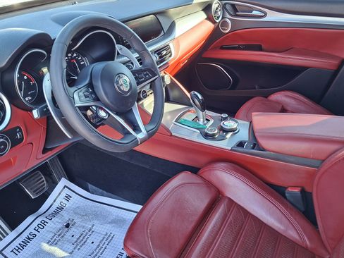 Used 2018 Alfa Romeo Stelvio Ti Sport image 9