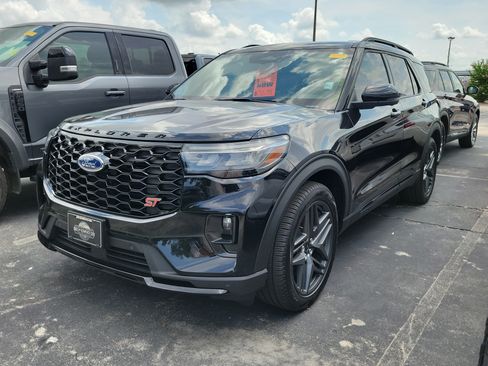 Used 2026 Ford Explorer ST w/ Sun And Sound Package RWD image 3