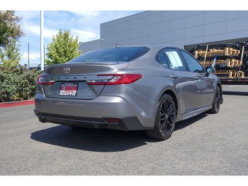 Used 2025 Toyota Camry SE FWD image 3