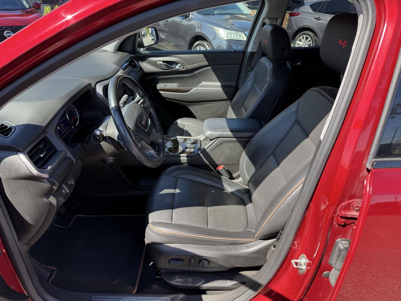 Used 2023 GMC Acadia AT4 w/ Preferred Package AWD/4WD image 5