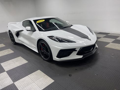 Used 2021 Chevrolet Corvette Stingray Preferred Cpe w/ Z51 Performance Package image 6