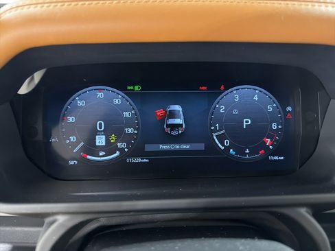 Used 2024 Land Rover Defender 90 S image 15