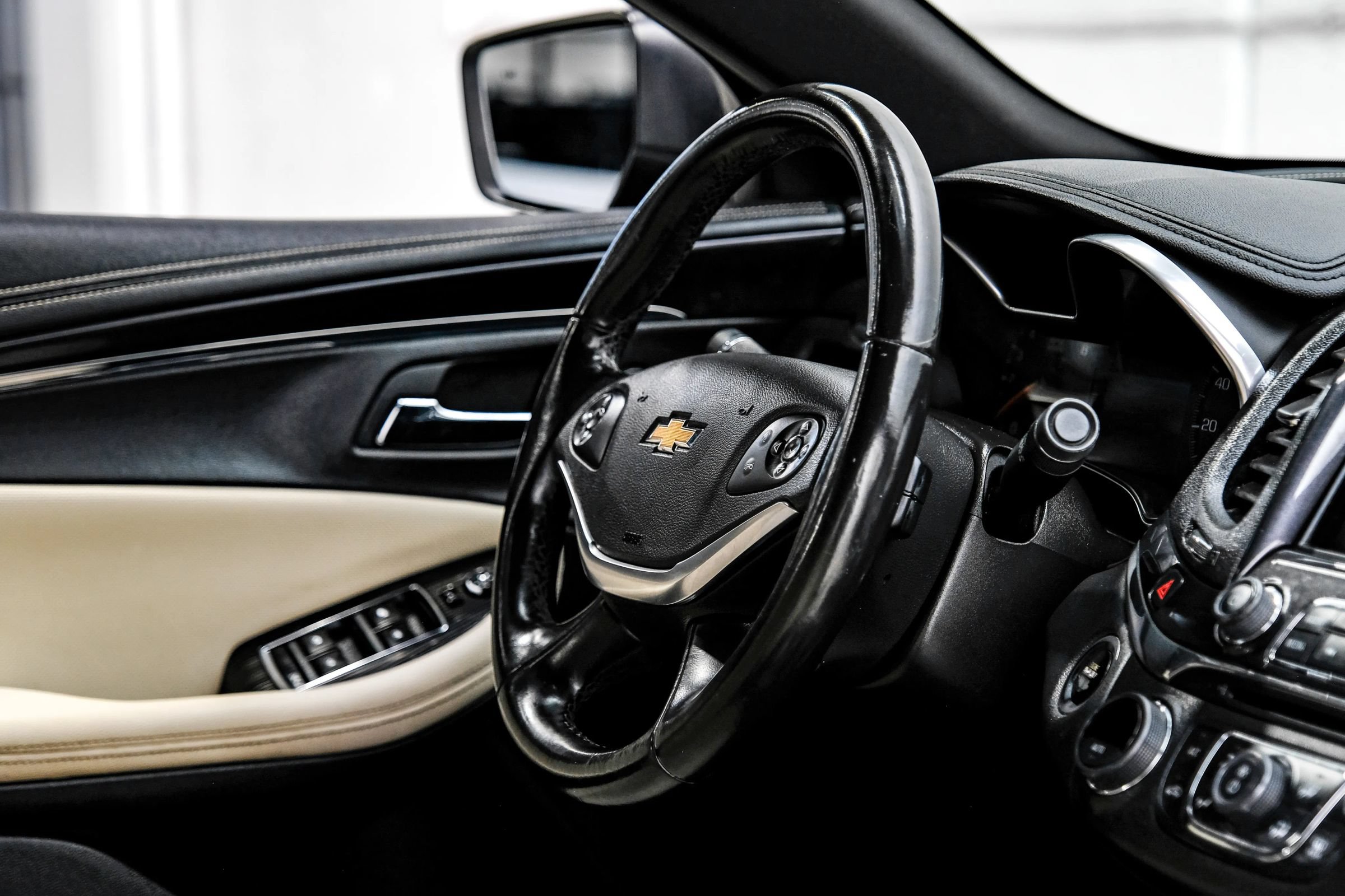 Used 2018 Chevrolet Impala Premier FWD image 15