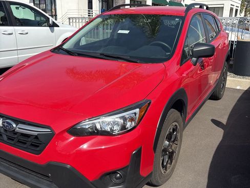 Used 2023 Subaru Crosstrek 2.0i image 2