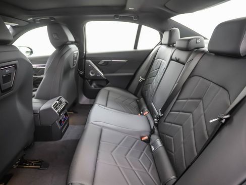 Used 2026 BMW 550e xDrive image 23