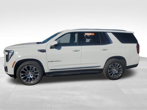 Used 2025 GMC Yukon Denali image 2