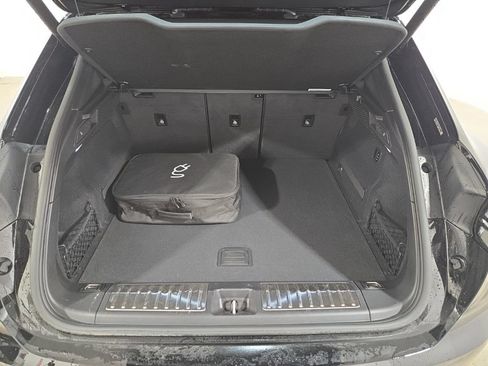 Used 2025 Porsche Macan 4S Electric AWD/4WD image 23