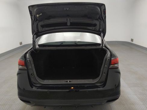 Used 2021 Nissan Versa SV image 29