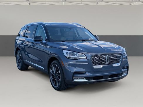 Used 2021 Lincoln Aviator Reserve w/ Equipment Group 202A AWD/4WD image 2