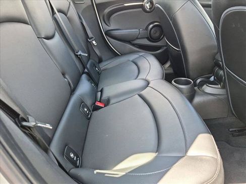 Used 2016 MINI Cooper 4-Door Hardtop FWD image 17