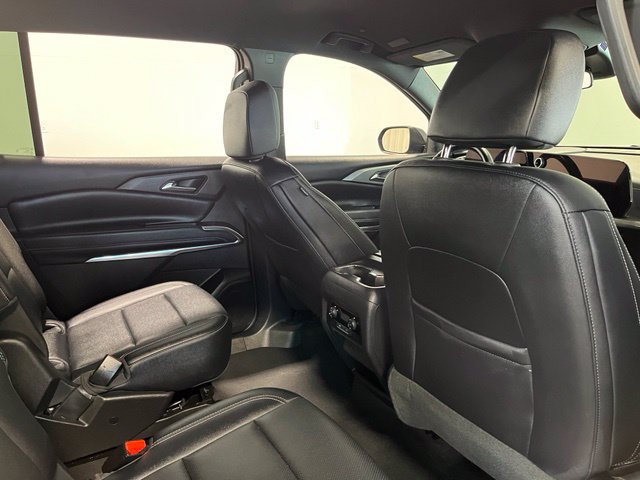 Used 2025 Chevrolet Traverse LT FWD image 15