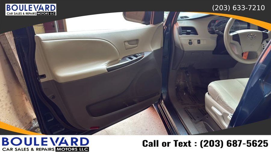 Used 2011 Toyota Sienna FWD image 26