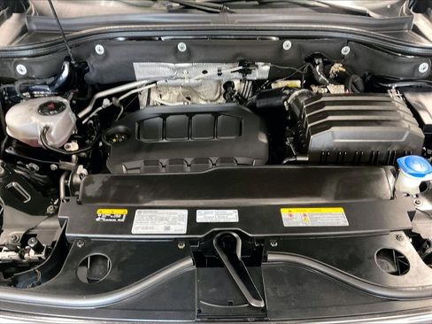 Used 2025 Volkswagen Atlas SEL AWD/4WD image 36