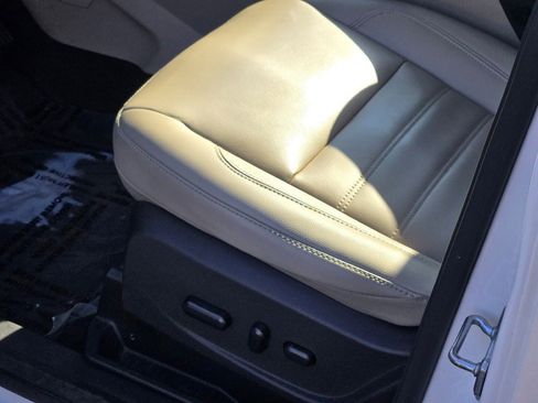 Used 2019 Ford Escape SEL image 21