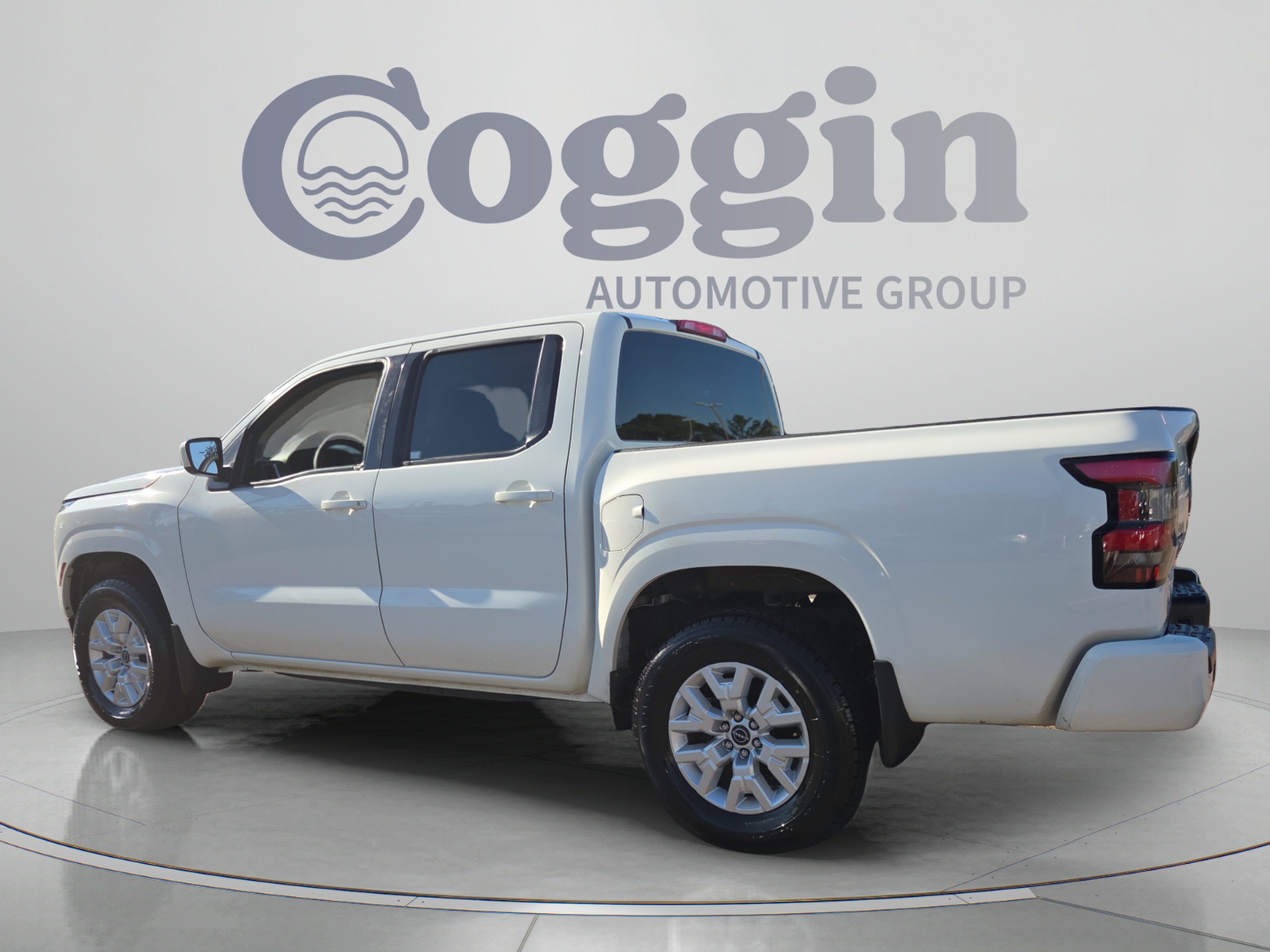 Used 2022 Nissan Frontier SV AWD/4WD image 14
