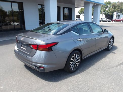 Used 2023 Nissan Altima 2.5 SV image 8