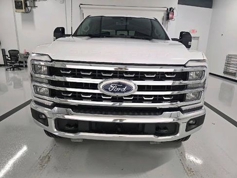 Used 2024 Ford F250 Lariat w/ FX4 Off-Road Package AWD/4WD image 9