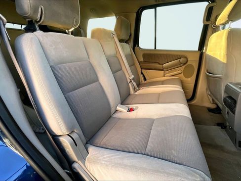 Used 2006 Ford Explorer XLT image 26