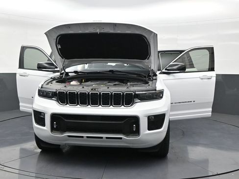 Used 2023 Jeep Grand Cherokee Overland w/ Luxury Tech Group IV image 34