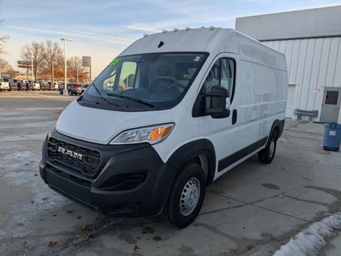 Used 2025 RAM ProMaster 2500 image 32