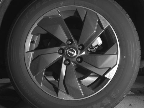 Used 2025 Nissan Rogue SV image 14