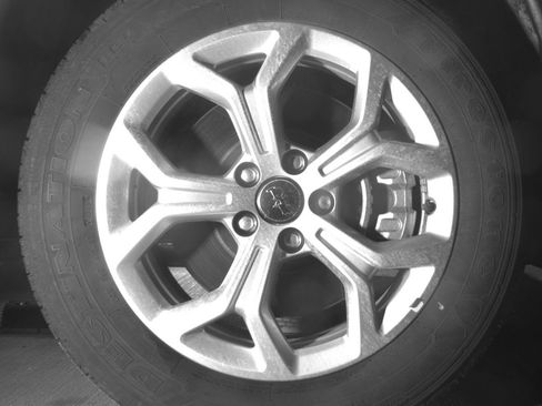 Used 2025 Jeep Compass Latitude image 13