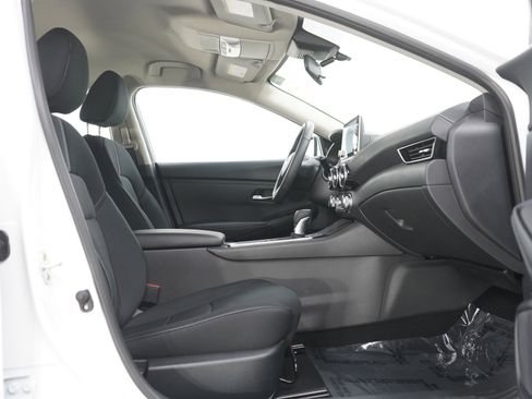 Used 2025 Nissan Sentra SV w/ All-Weather Package FWD image 11