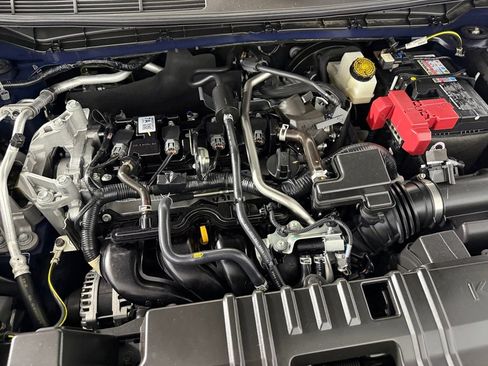 Used 2025 Nissan Kicks SR FWD image 32