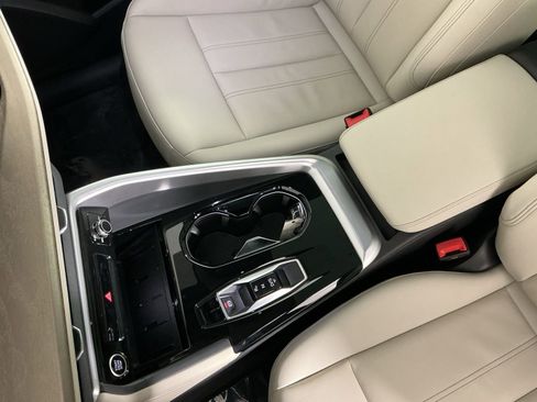 Used 2025 Audi Q5 Premium Plus w/ Premium Plus image 16