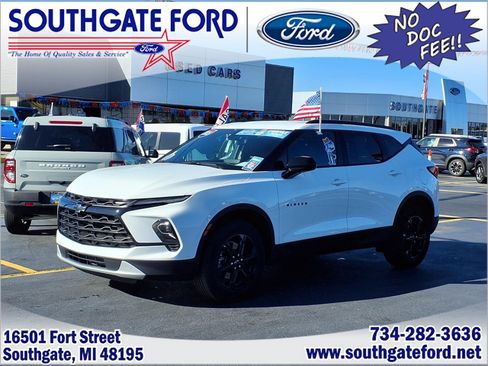 Used 2025 Chevrolet Blazer LT w/ Midnight/Sport Edition FWD image 1
