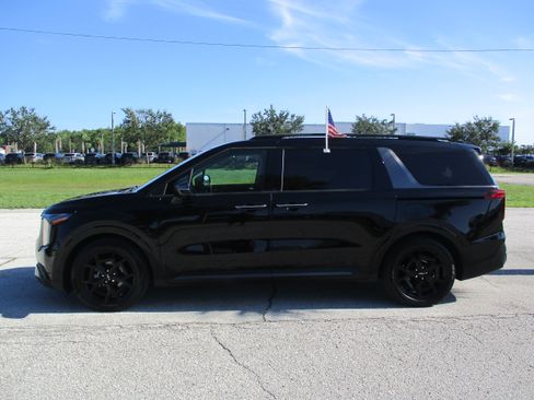 Used 2025 Kia Carnival SX Prestige FWD image 4