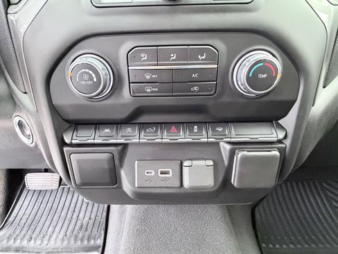 Used 2022 Chevrolet Silverado 1500 Custom image 16