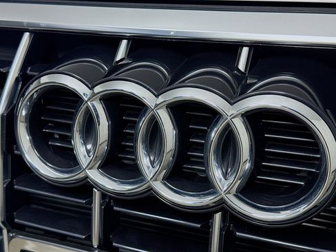 Used 2025 Audi Q3 2.0T Premium w/ Convenience Package image 30