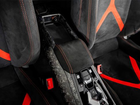 Used 2018 Lamborghini Huracan Performante AWD/4WD image 38