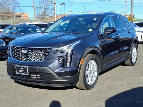 Certified 2023 Cadillac XT4 Luxury w/ Cold Weather Package image 1