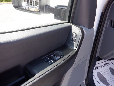 Used 2024 Ford F250 XL image 19