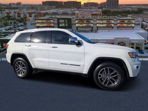 Used 2018 Jeep Grand Cherokee Limited image 1