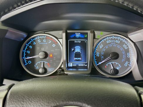 Used 2022 Toyota Tacoma SR5 w/ Technology Package RWD image 19