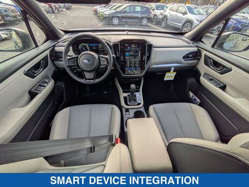 Certified 2025 Subaru Forester Premium AWD/4WD image 32