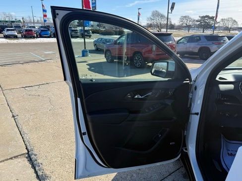 Used 2023 Chevrolet Traverse RS w/ LPO, Floor Liner Package image 12